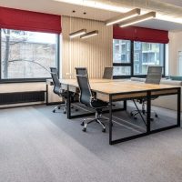 Irodába, munkahelyre