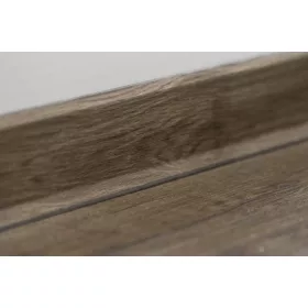   Habosított szegélyléc, vízálló, ütésálló, "Tormund", 60mm magas, 220cm