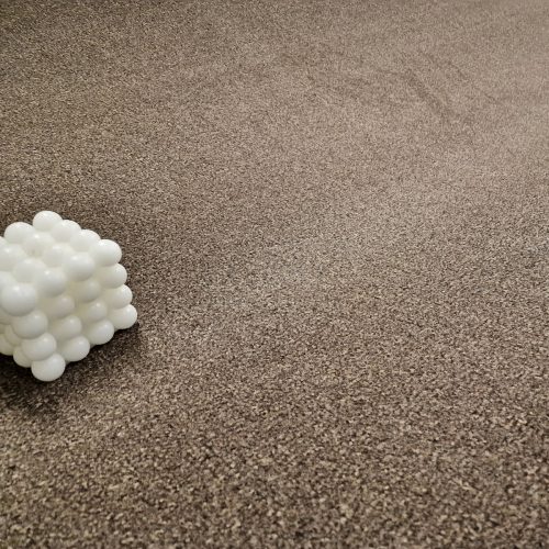 MOON barna velúros padlószőnyeg, 400cm