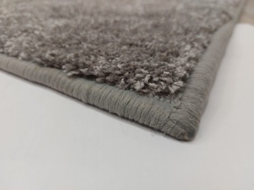 Szőnyeg széleinek szegése